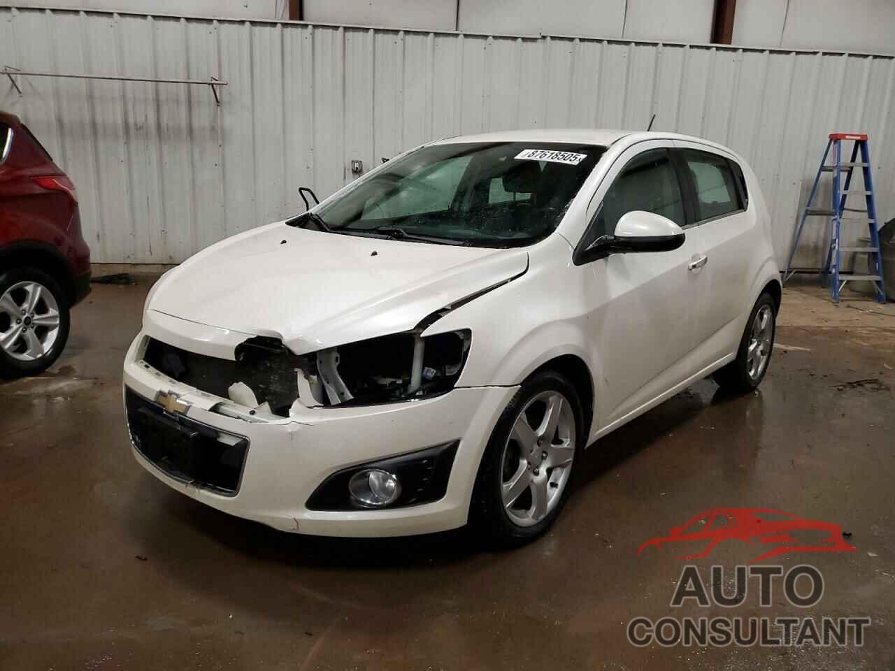 CHEVROLET SONIC 2015 - 1G1JE6SB3F4182844