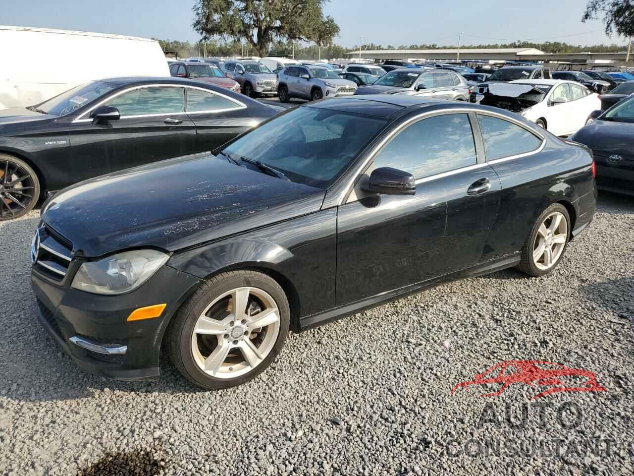 MERCEDES-BENZ C-CLASS 2015 - WDDGJ4HB8FG380137
