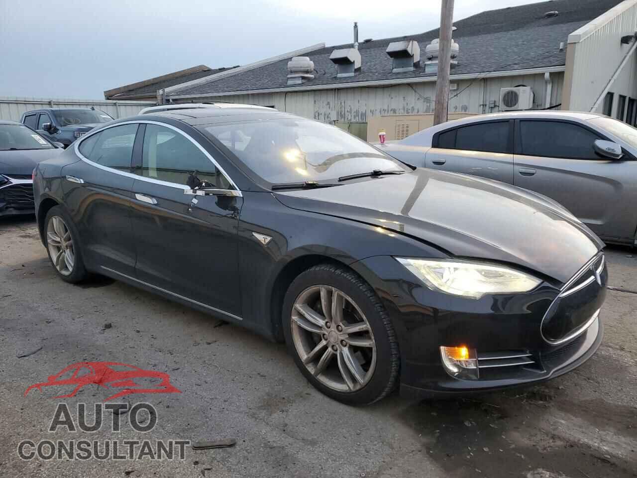 TESLA MODEL S 2013 - 5YJSA1AG3DFP08421