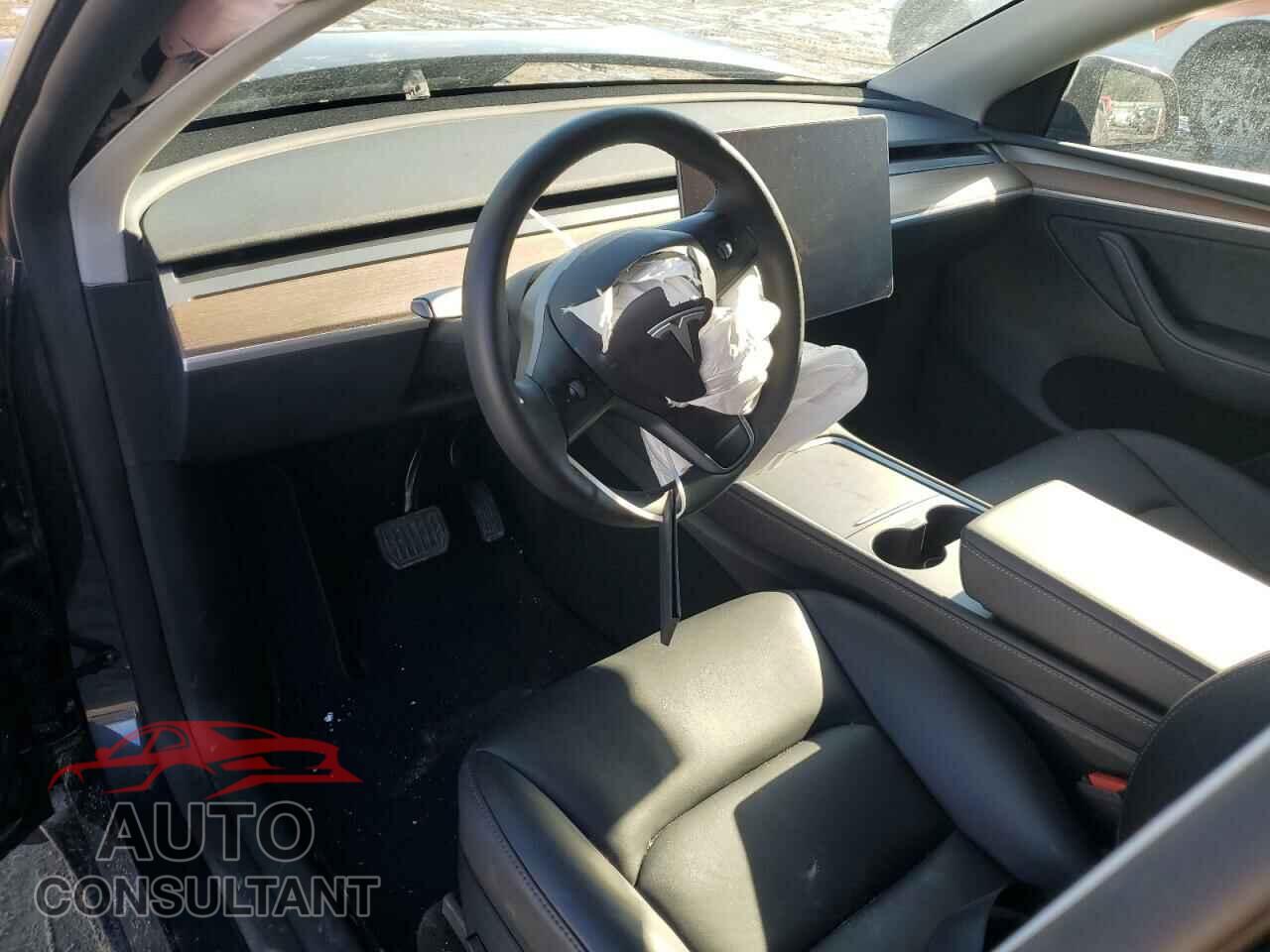 TESLA MODEL Y 2024 - 7SAYGDED9RF162633