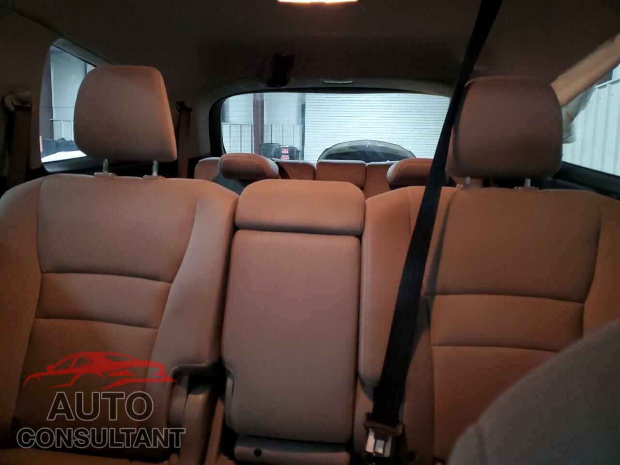 HONDA PILOT 2018 - 5FNYF6H38JB014444