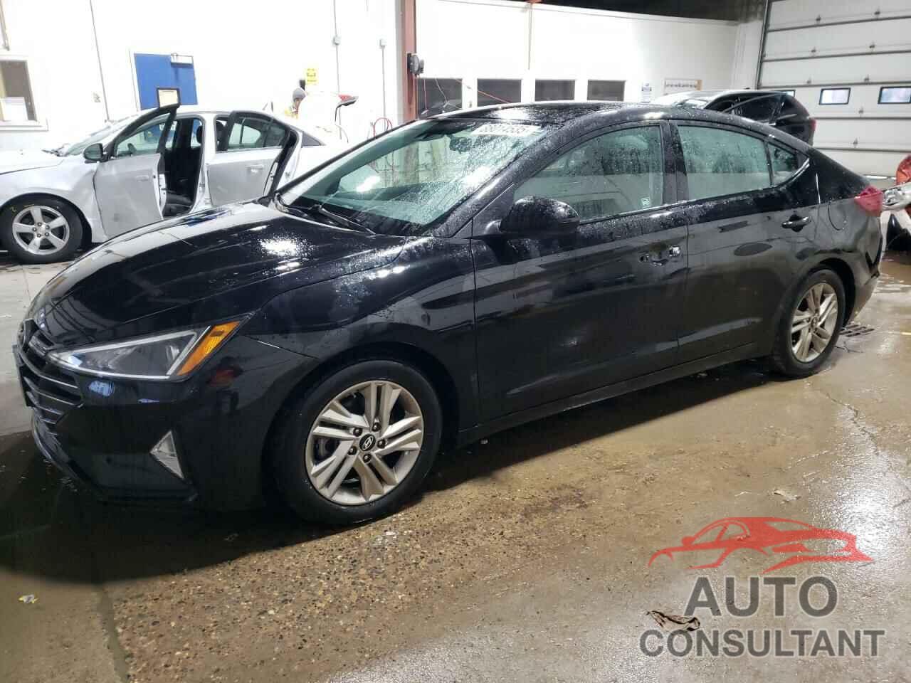 HYUNDAI ELANTRA 2019 - 5NPD84LF2KH438283