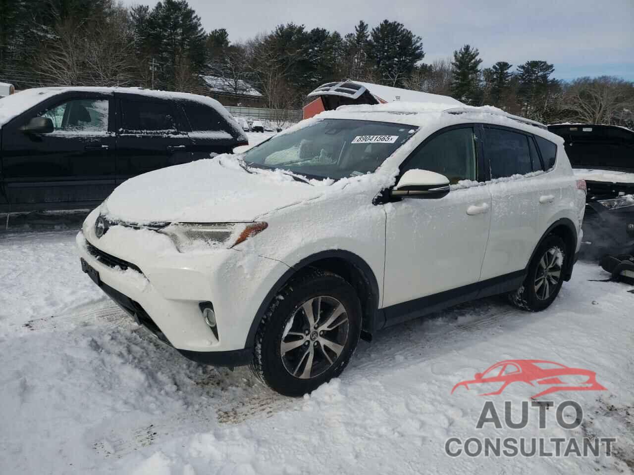 TOYOTA RAV4 2017 - JTMRFREV0HJ700007