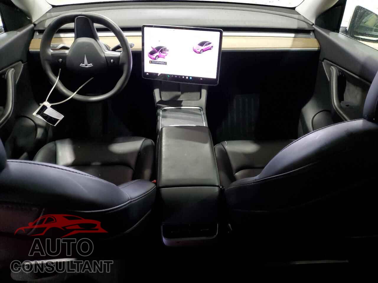 TESLA MODEL Y 2021 - 5YJYGAEE2MF191257
