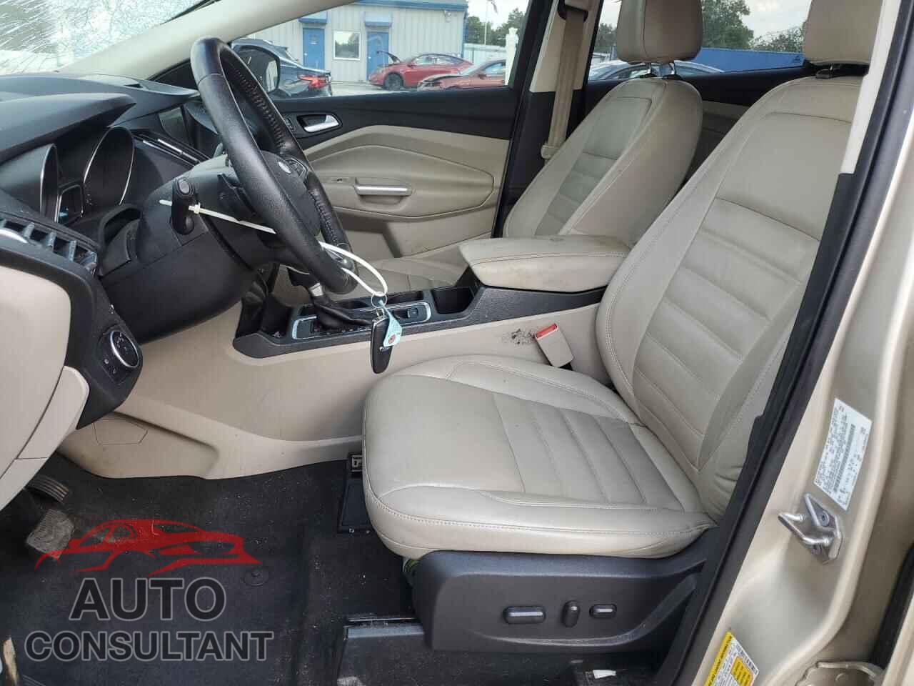 FORD ESCAPE 2017 - 1FMCU0JD6HUB49502