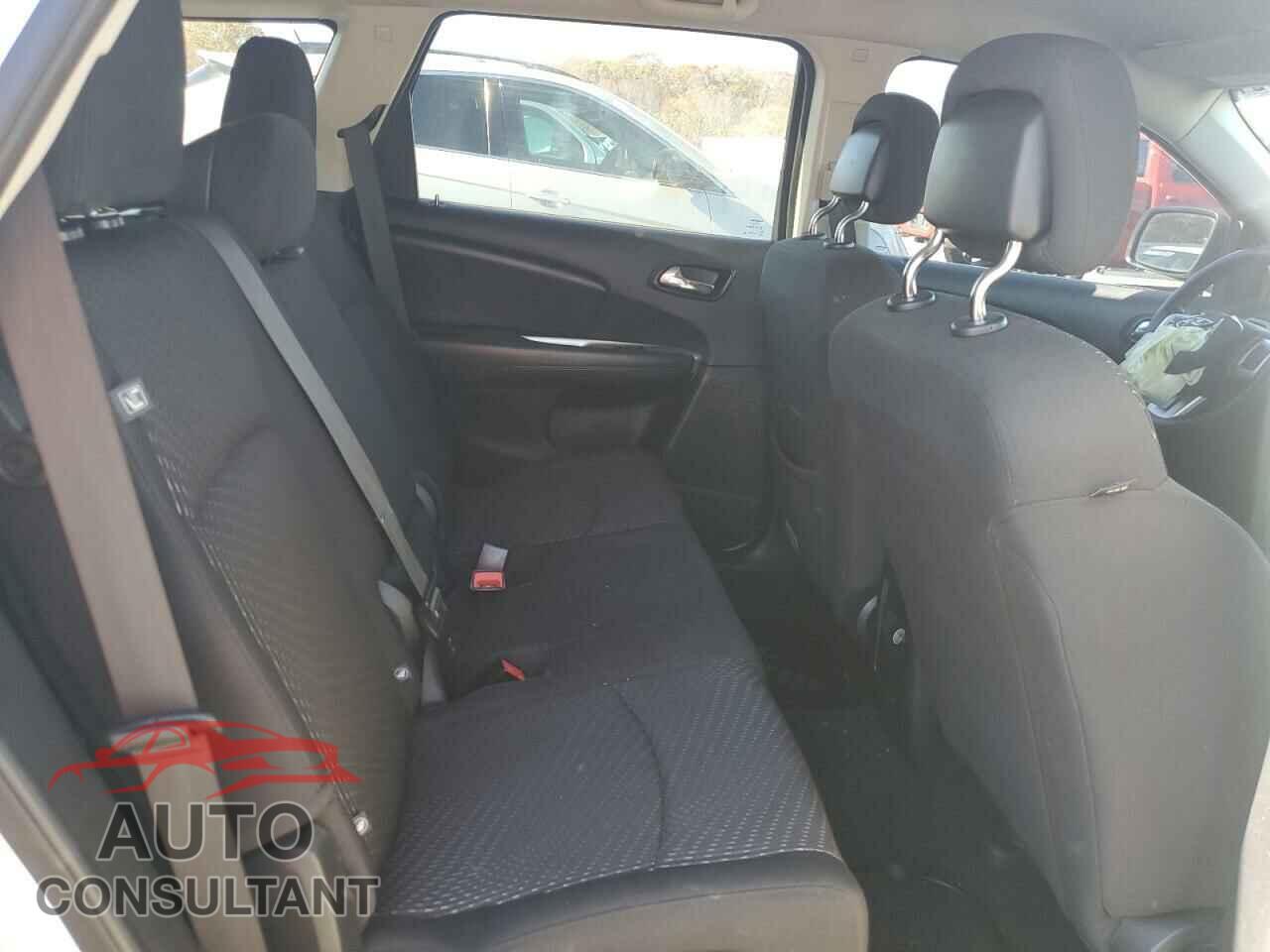 DODGE JOURNEY 2018 - 3C4PDCAB0JT275005
