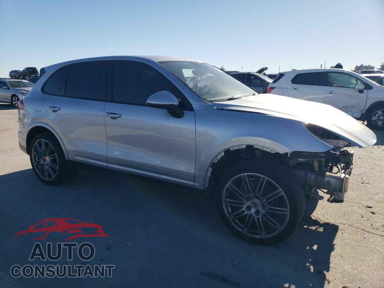PORSCHE CAYENNE 2018 - WP1AA2A22JKA02270