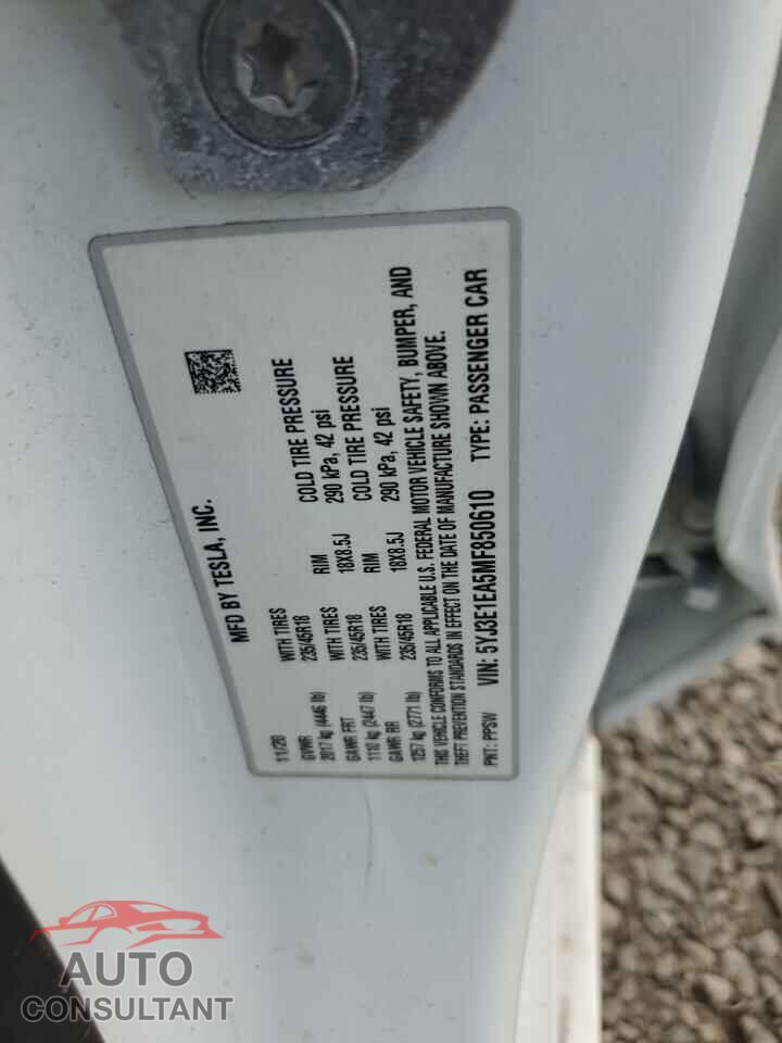 TESLA MODEL 3 2021 - 5YJ3E1EA5MF850610
