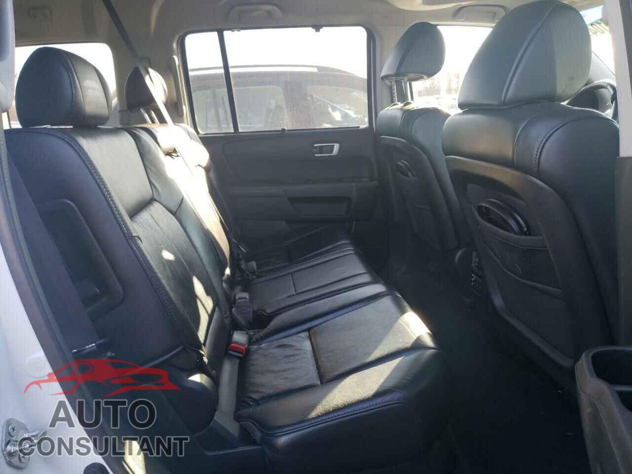 HONDA PILOT 2011 - 5FNYF4H9XBB009787