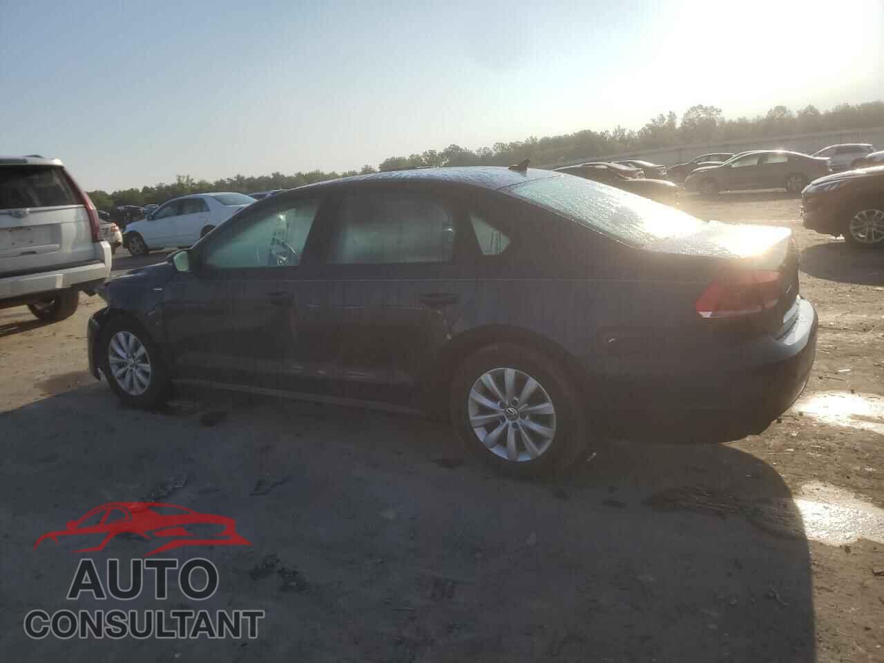 VOLKSWAGEN PASSAT 2015 - 1VWAT7A30FC027345