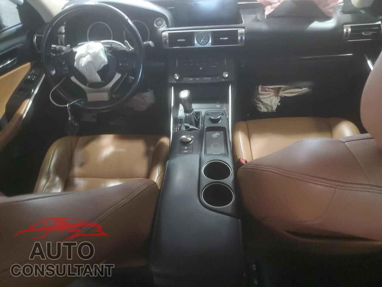 LEXUS IS 2015 - JTHCF1D23F5028592
