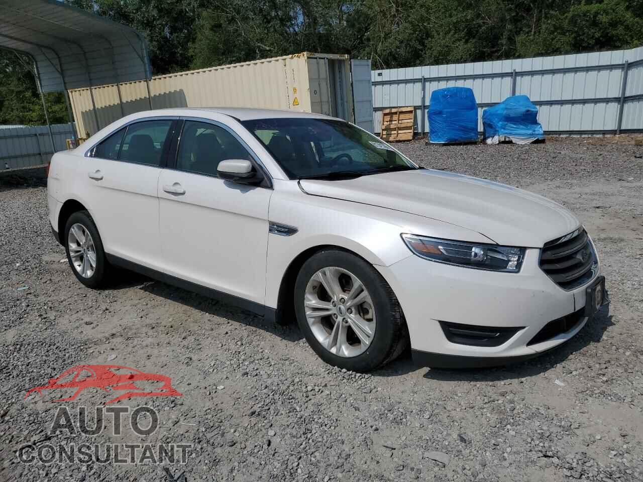 FORD TAURUS 2018 - 1FAHP2E82JG130823