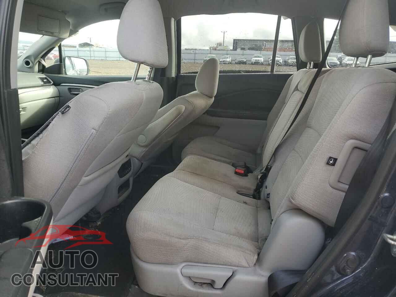 HONDA PILOT 2018 - 5FNYF6H38JB048447