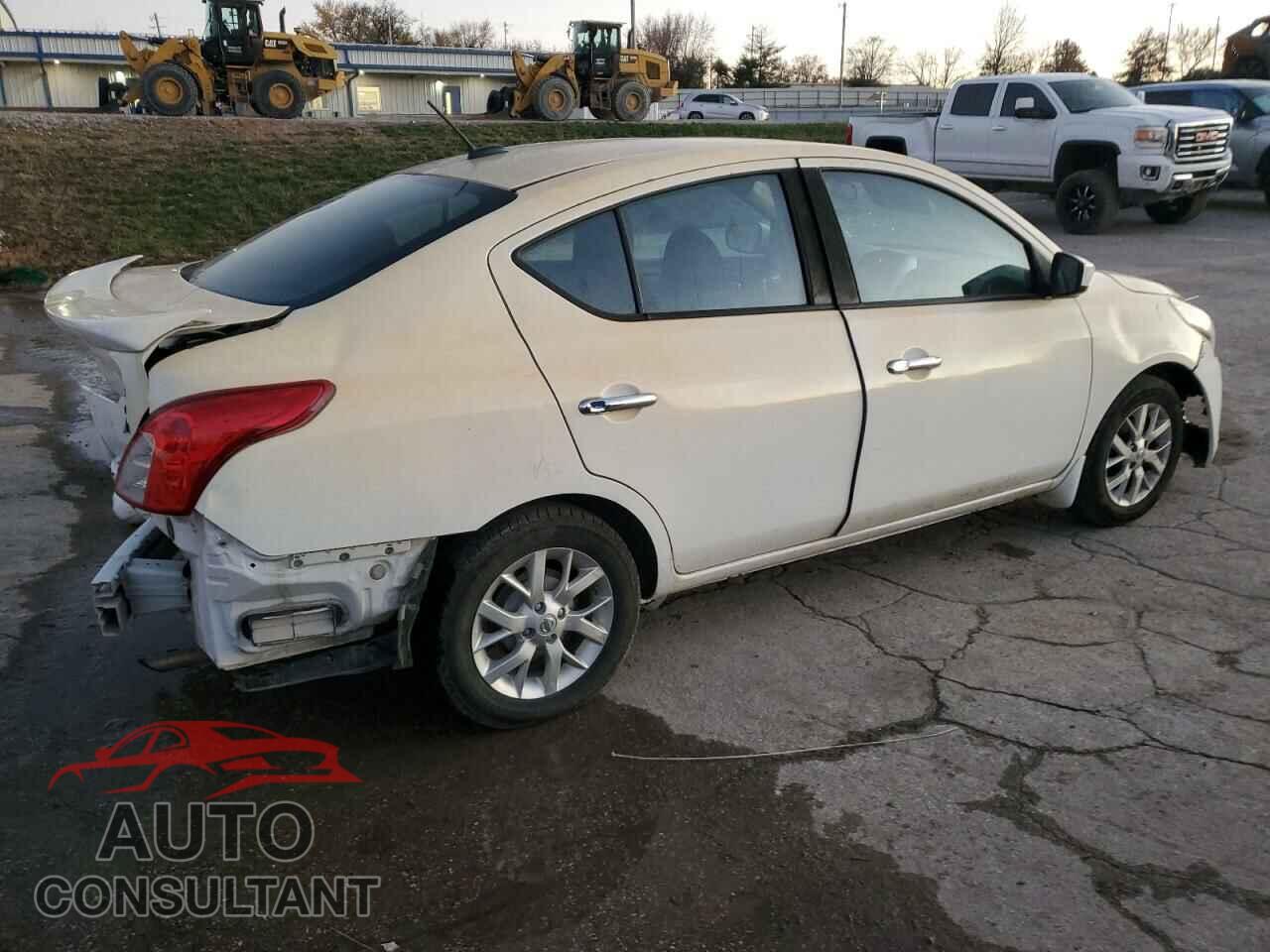 NISSAN VERSA 2017 - 3N1CN7AP3HL907698