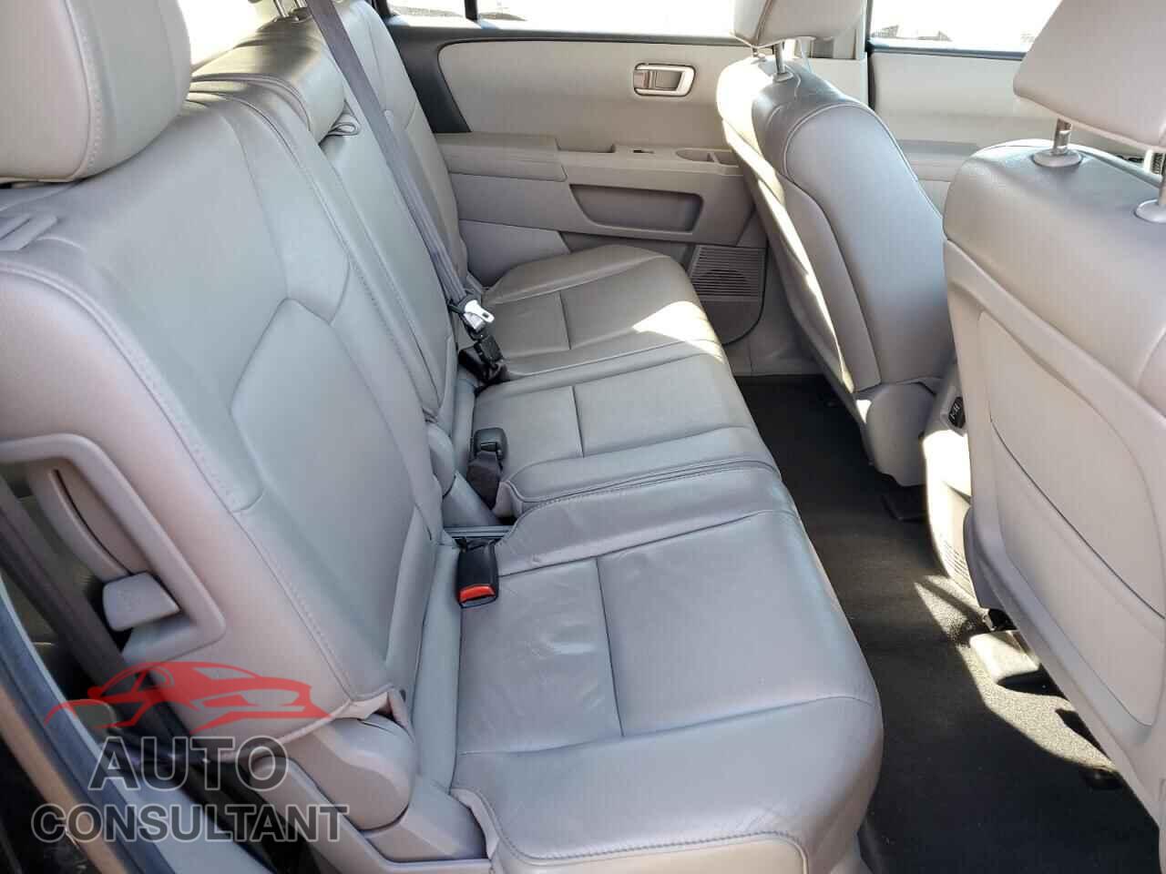 HONDA PILOT 2012 - 5FNYF4H50CB042957