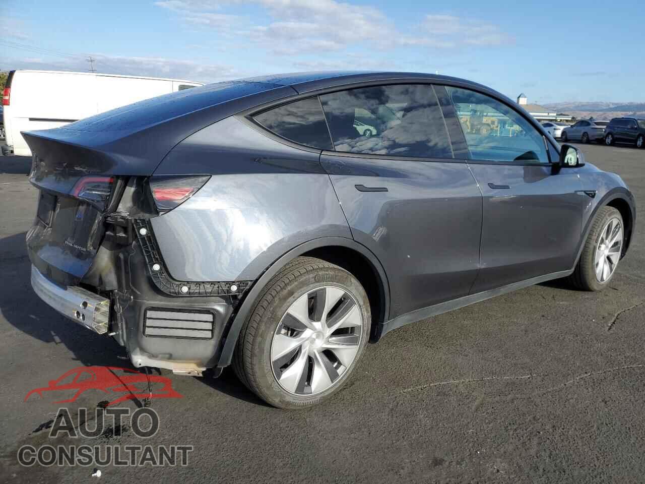 TESLA MODEL Y 2023 - 7SAYGDEE7PF601852