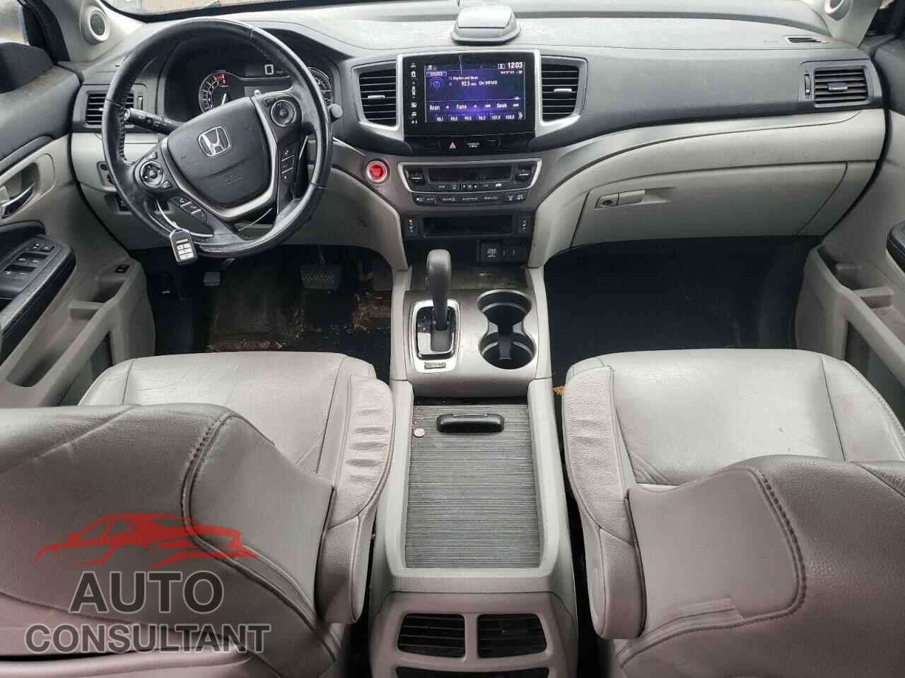 HONDA PILOT 2017 - 5FNYF6H58HB048573