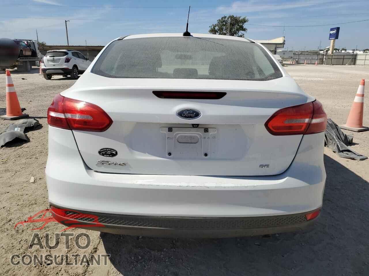 FORD FOCUS 2015 - 1FADP3F24FL205650