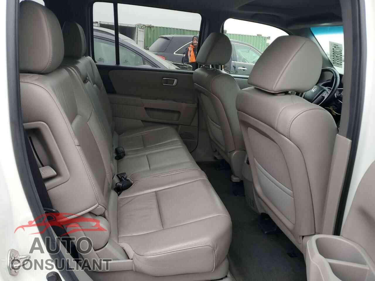 HONDA PILOT 2013 - 5FNYF4H54DB016296