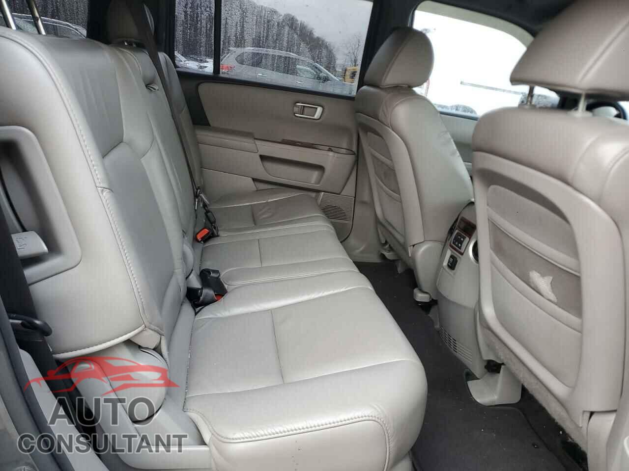 HONDA PILOT 2011 - 5FNYF4H71BB094758