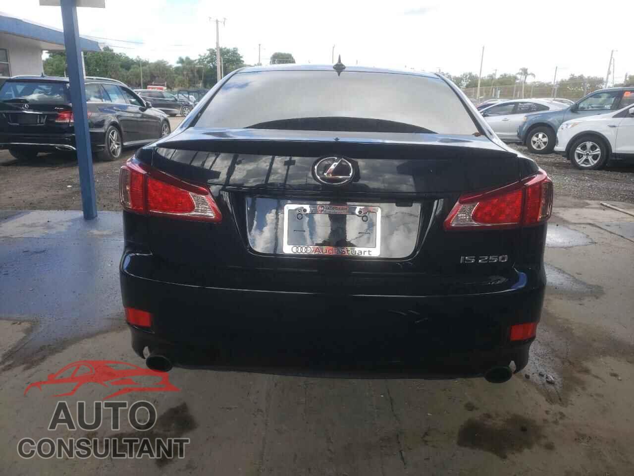 LEXUS IS 2011 - JTHBF5C28B5144112