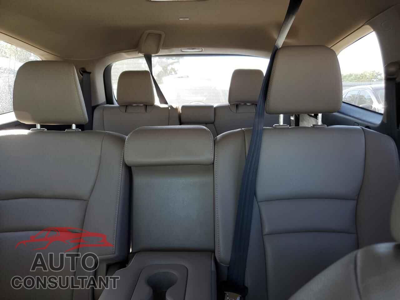 HONDA PILOT 2017 - 5FNYF6H54HB024013