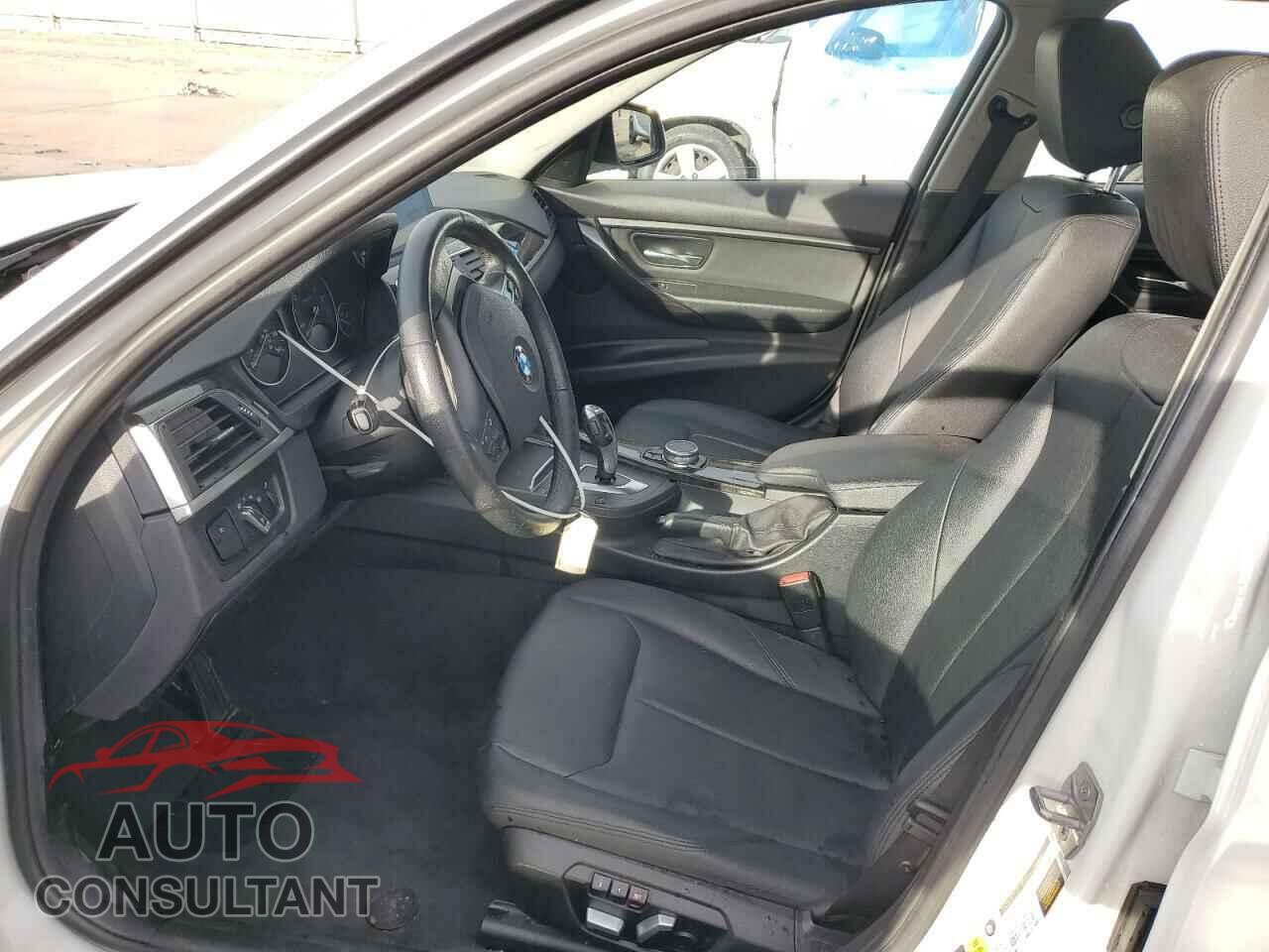 BMW 3 SERIES 2016 - WBA8E5G50GNU21715