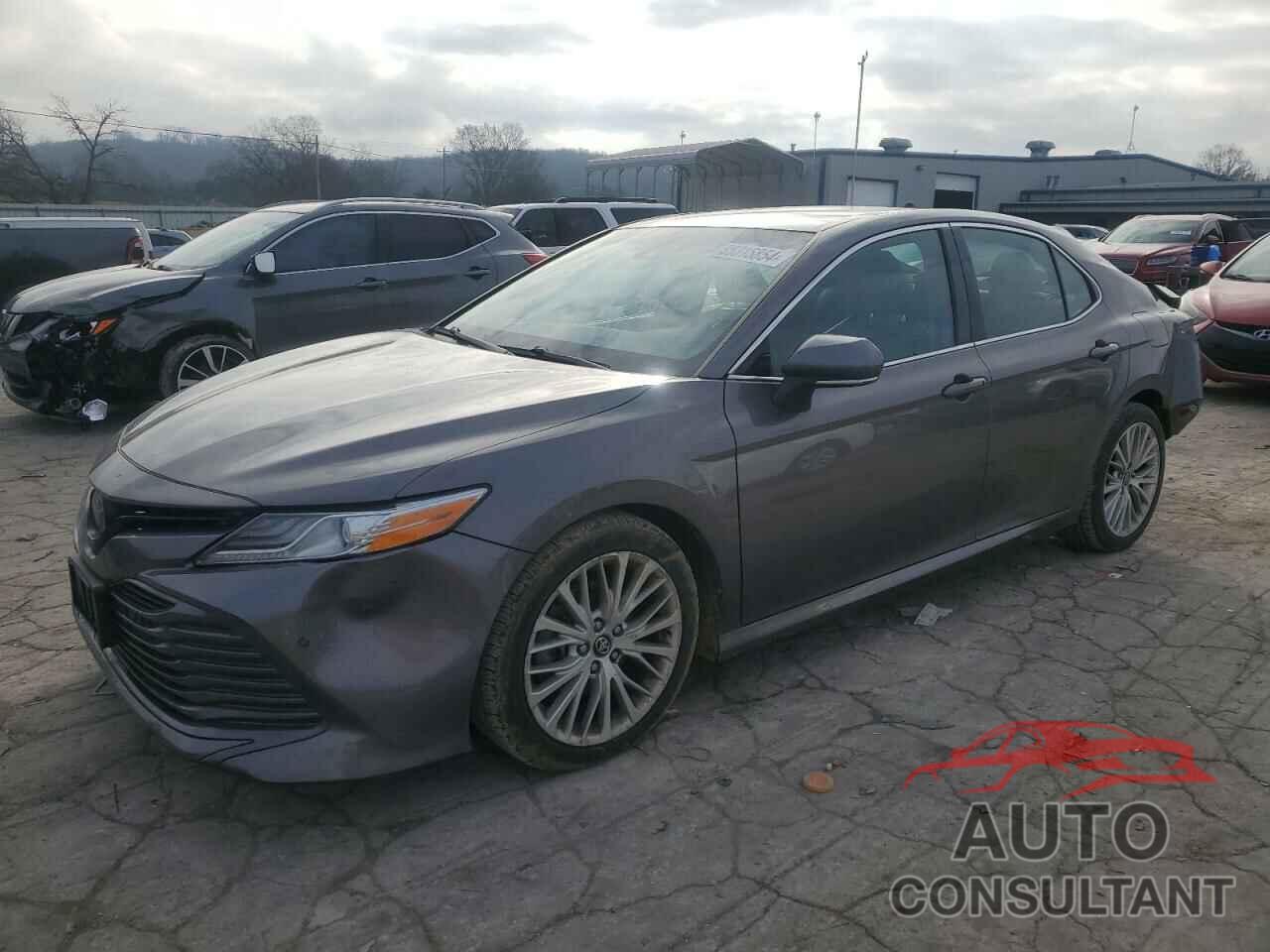 TOYOTA CAMRY 2018 - 4T1B11HK6JU035665