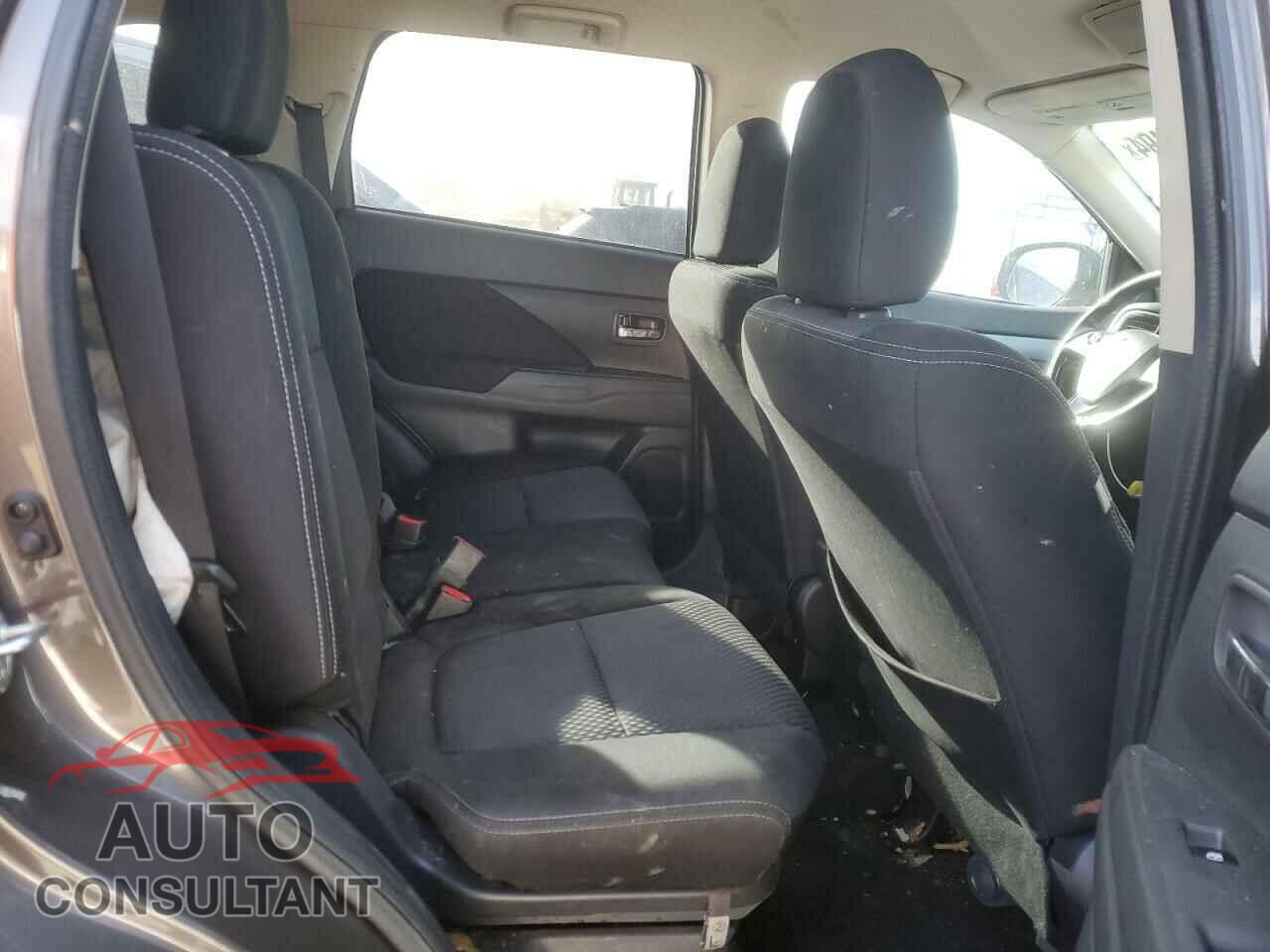 MITSUBISHI OUTLANDER 2017 - JA4AD2A35HZ041237