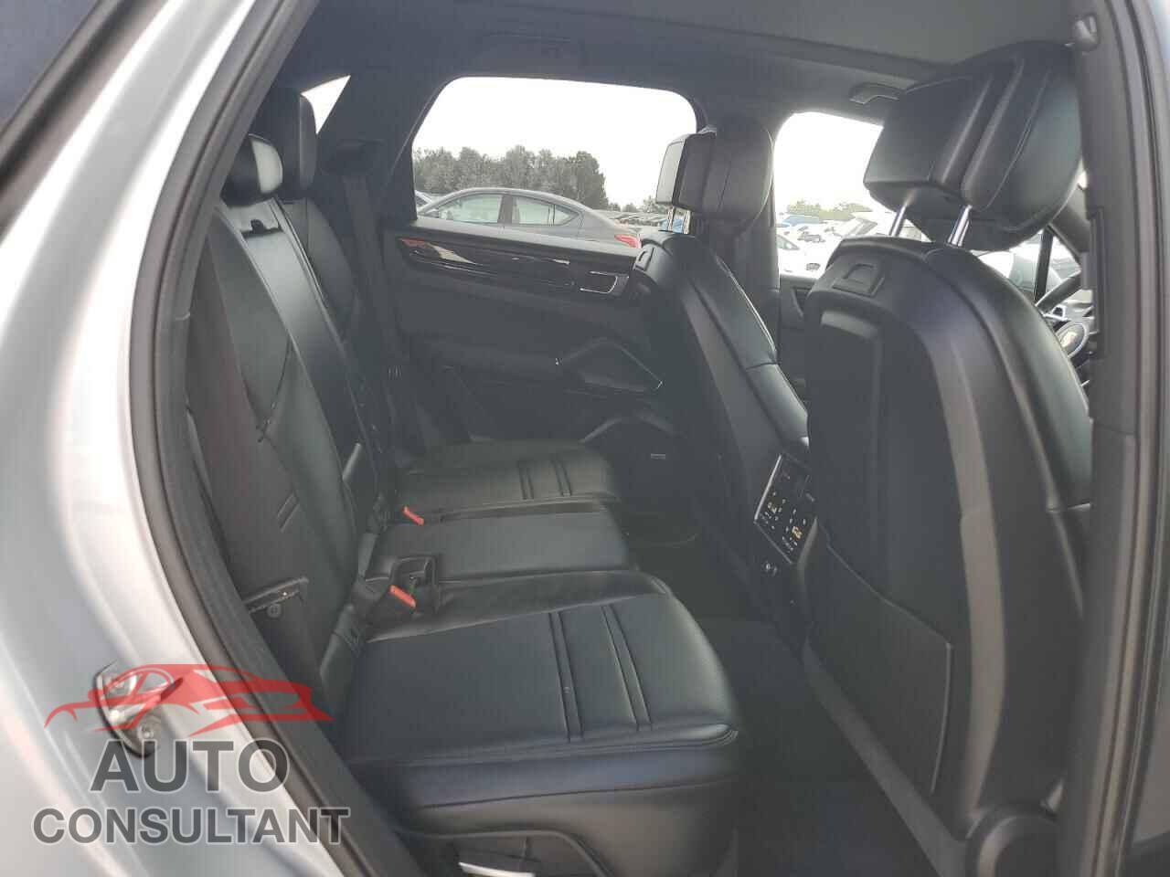 PORSCHE CAYENNE 2020 - WP1AA2AY4LDA10494