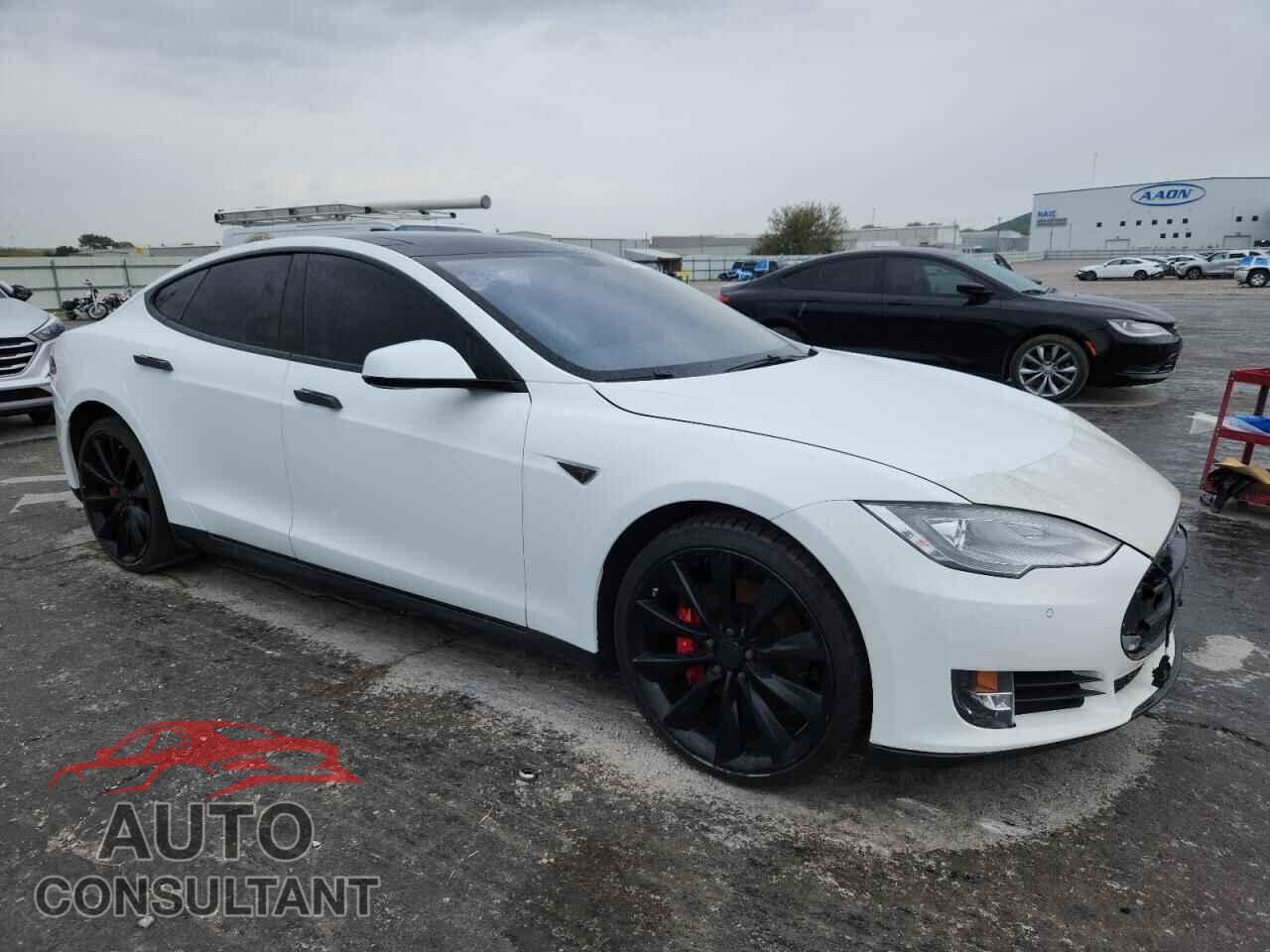 TESLA MODEL S 2013 - 5YJSA1DNXDFP22567