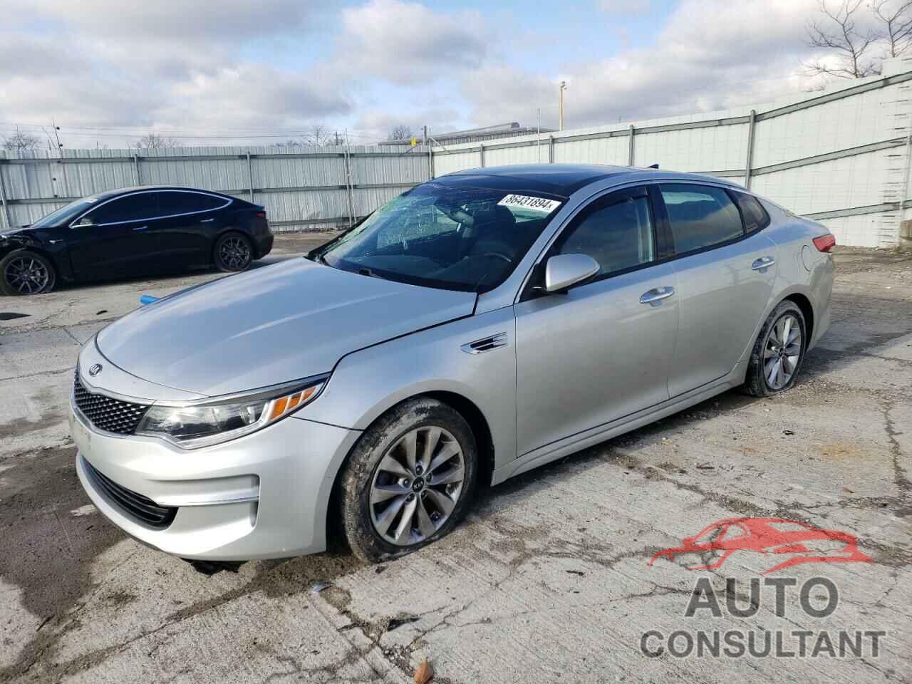 KIA OPTIMA 2018 - 5XXGU4L30JG203423