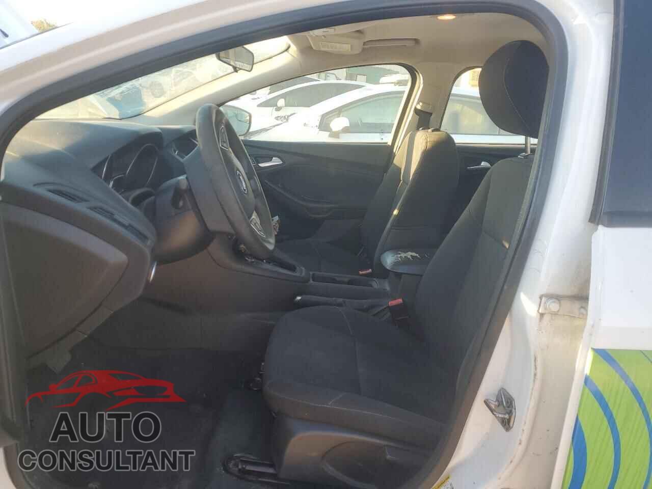FORD FOCUS 2017 - 1FADP3K22HL201394