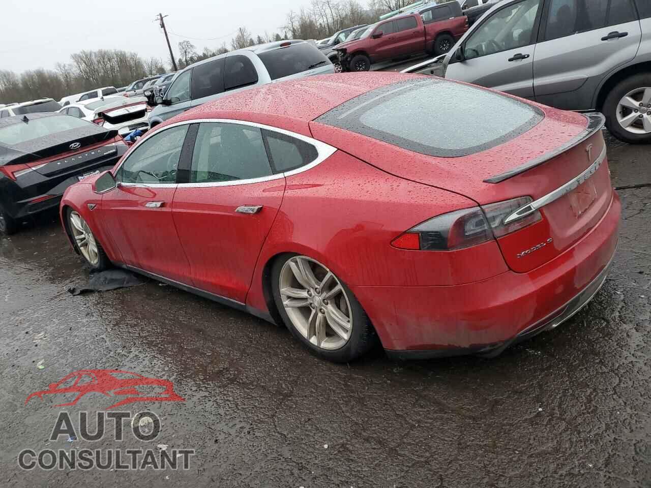 TESLA MODEL S 2013 - 5YJSA1DPXDFP13921