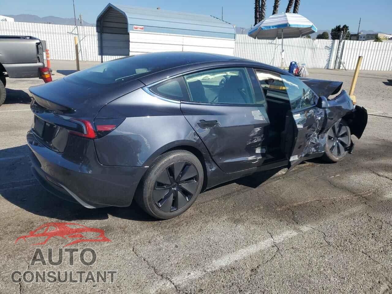 TESLA MODEL 3 2024 - 5YJ3E1EA4RF865803
