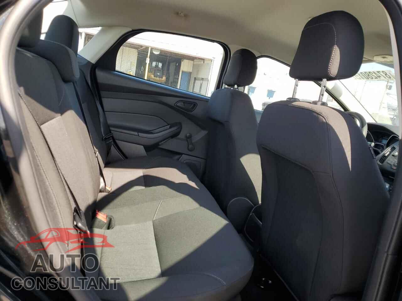 FORD FOCUS 2015 - 1FADP3E20FL256273