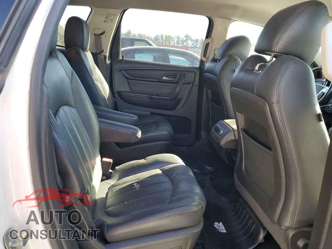CHEVROLET TRAVERSE 2015 - 1GNKRHKD0FJ267159