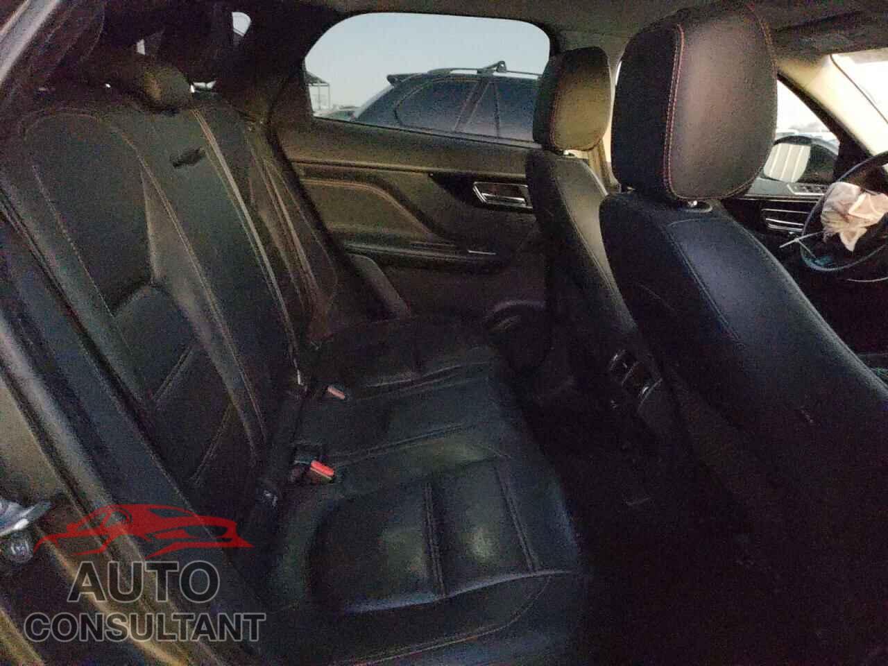 JAGUAR F-PACE 2017 - SADCK2BVXHA881649