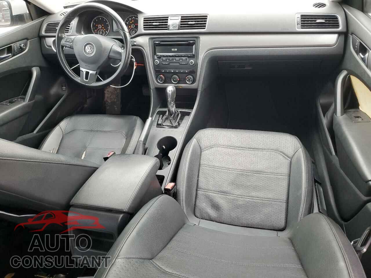 VOLKSWAGEN PASSAT 2014 - 1VWAT7A37EC072748