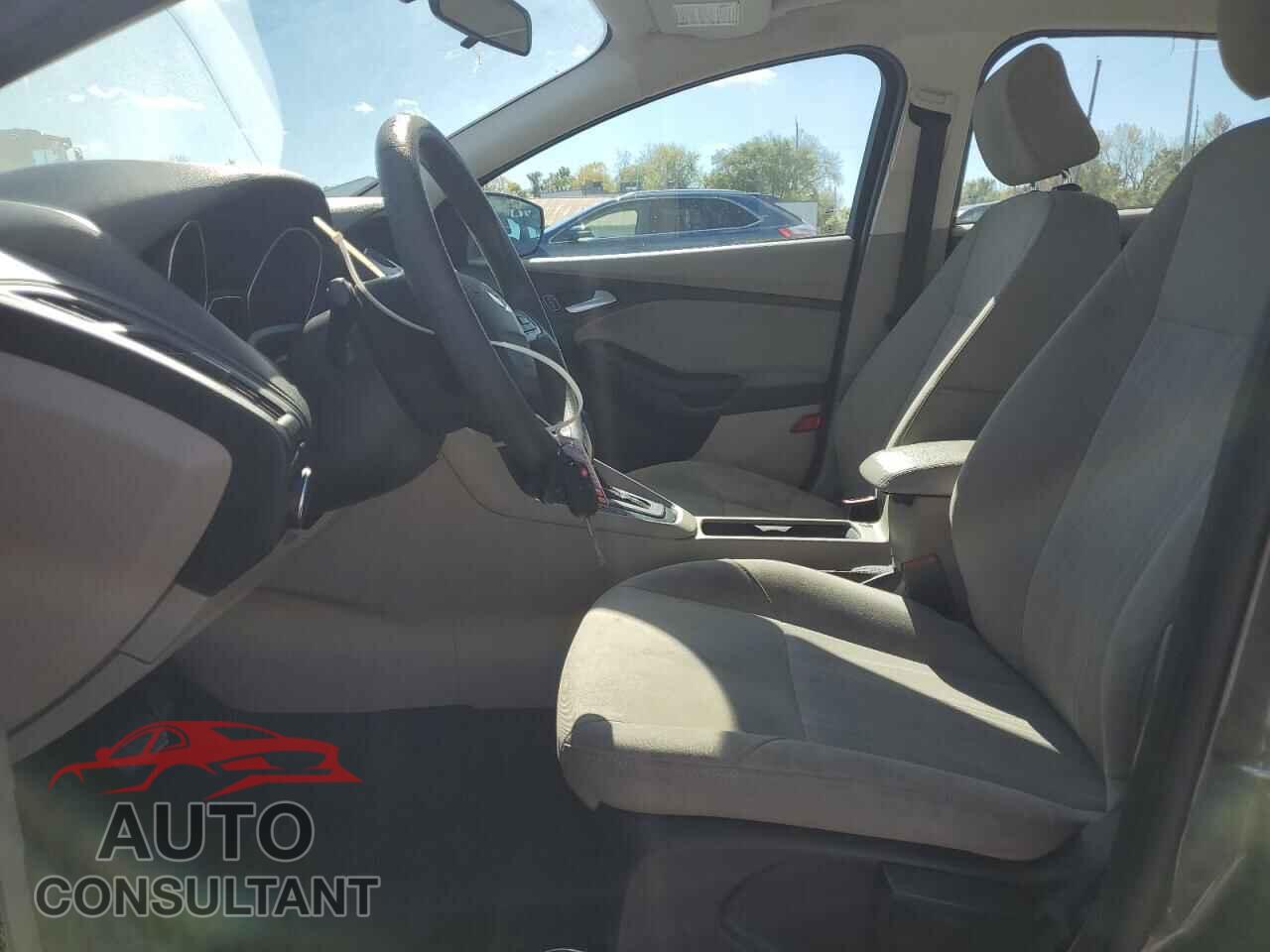 FORD FOCUS 2017 - 1FADP3F28HL225614