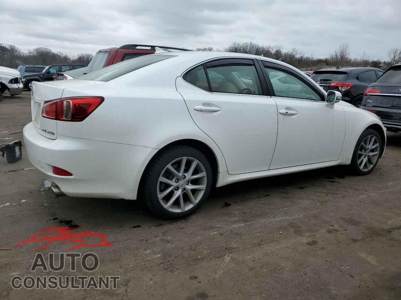LEXUS IS 2012 - JTHCF5C20C5058377