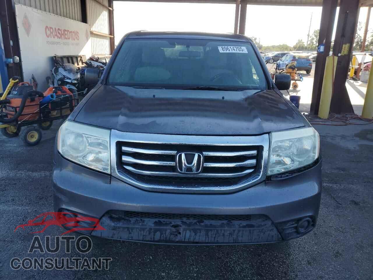 HONDA PILOT 2015 - 5FNYF3H26FB023155