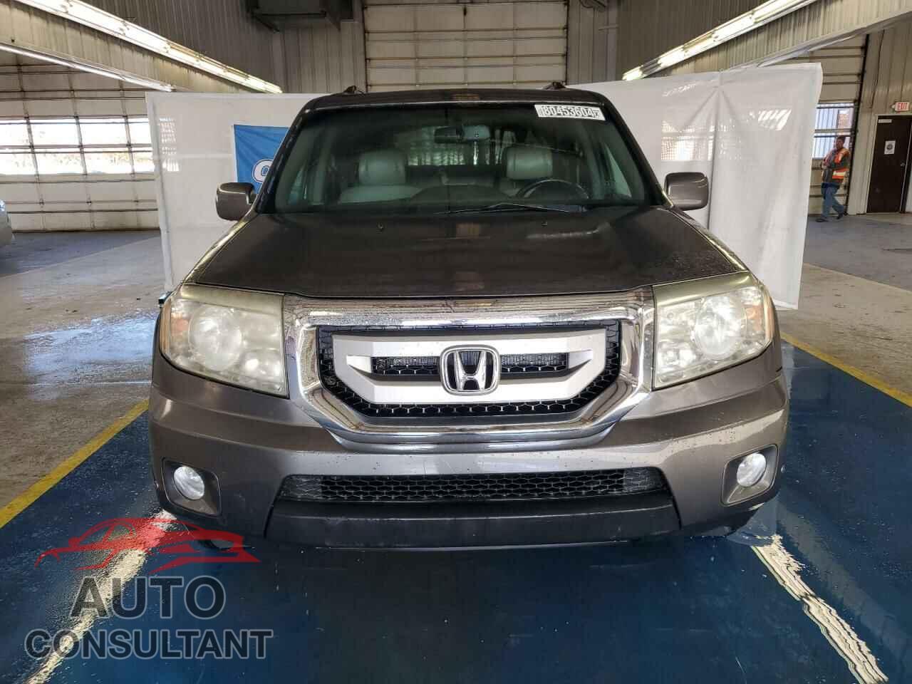 HONDA PILOT 2011 - 5FNYF4H93BB070236
