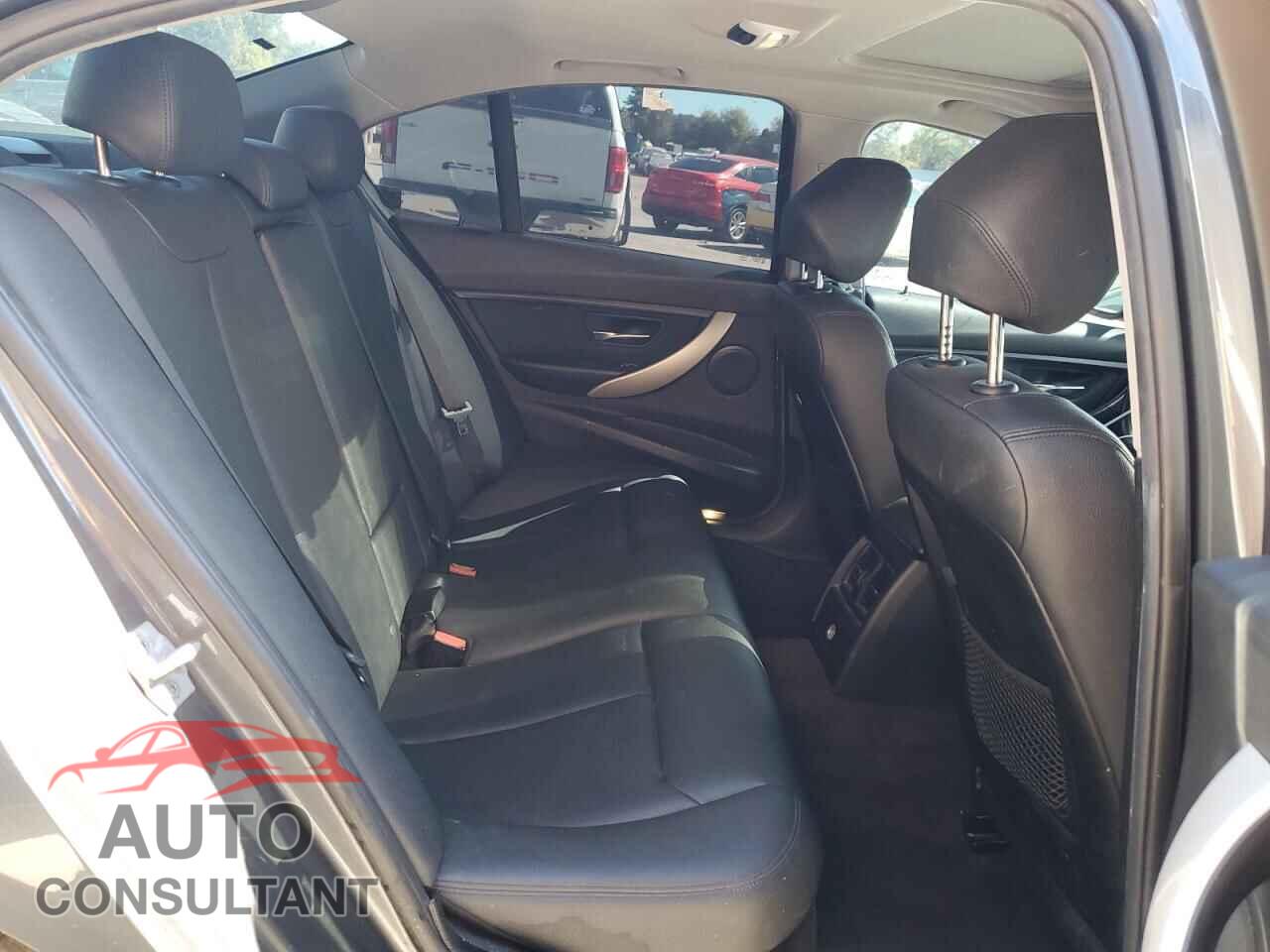 BMW 3 SERIES 2018 - WBA8A3C57JA505499