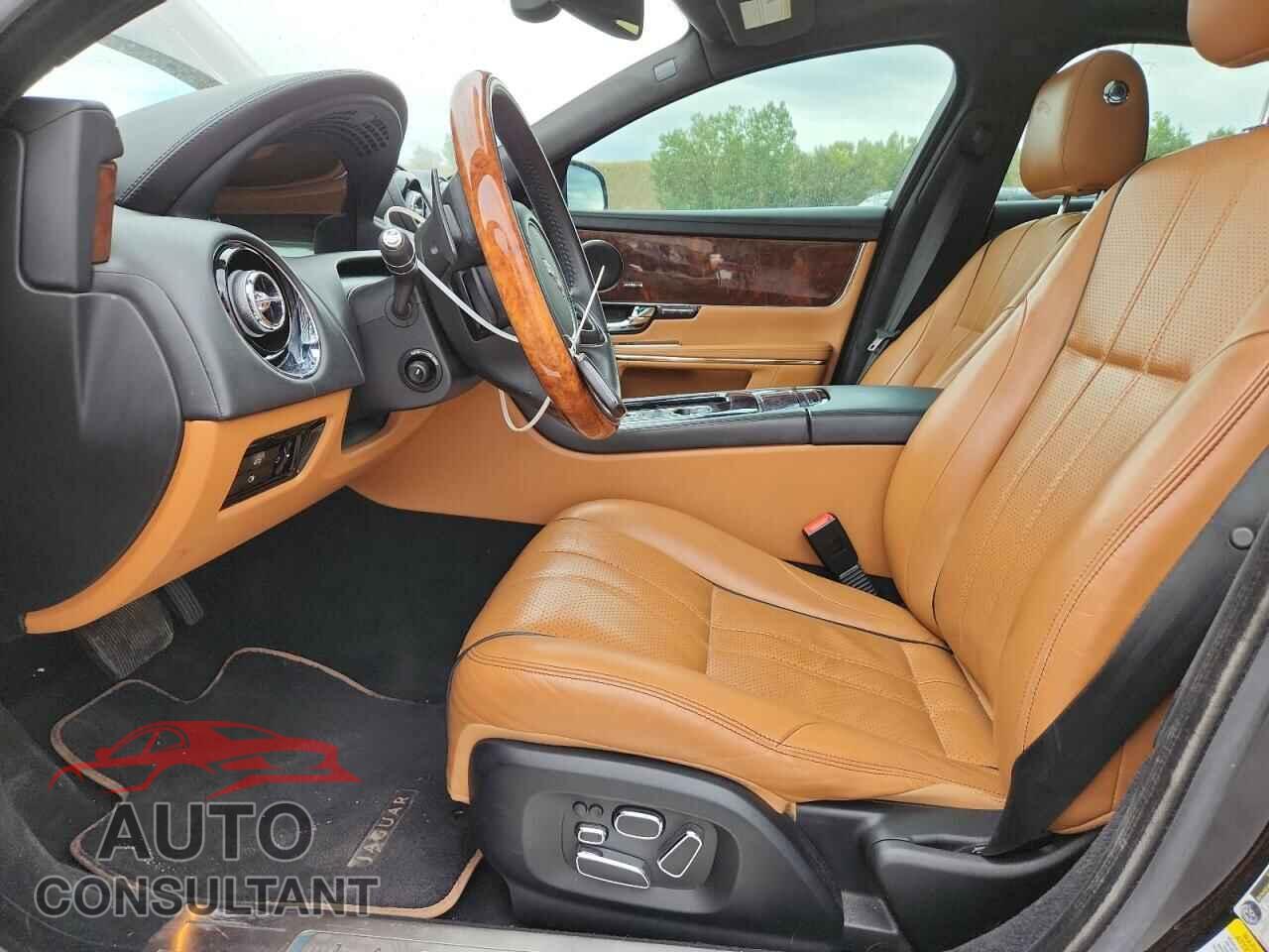 JAGUAR XJ 2013 - SAJWJ1CD5D8V48824