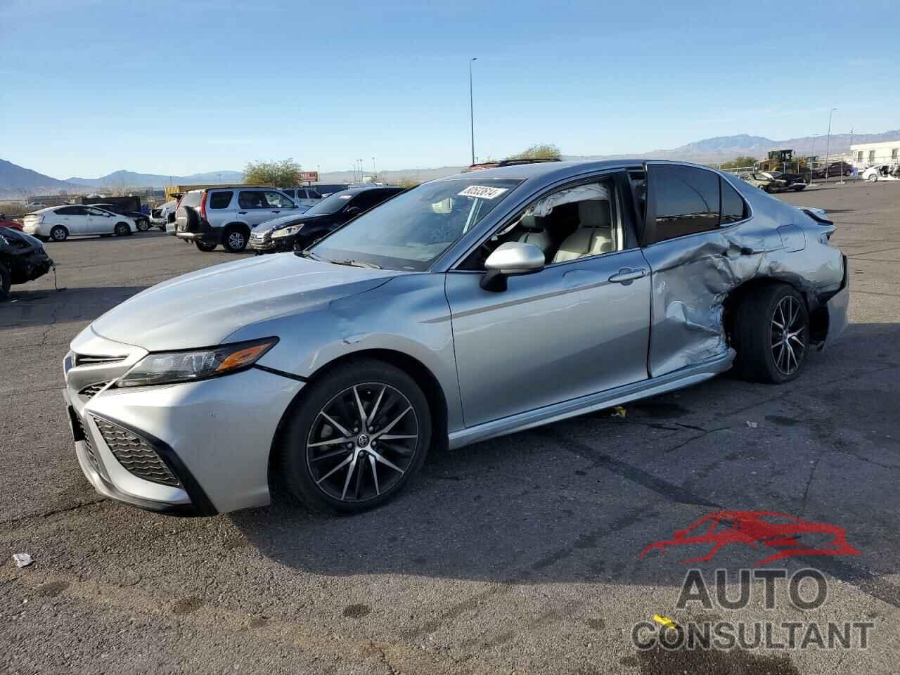 TOYOTA CAMRY 2021 - 4T1G11AKXMU470256