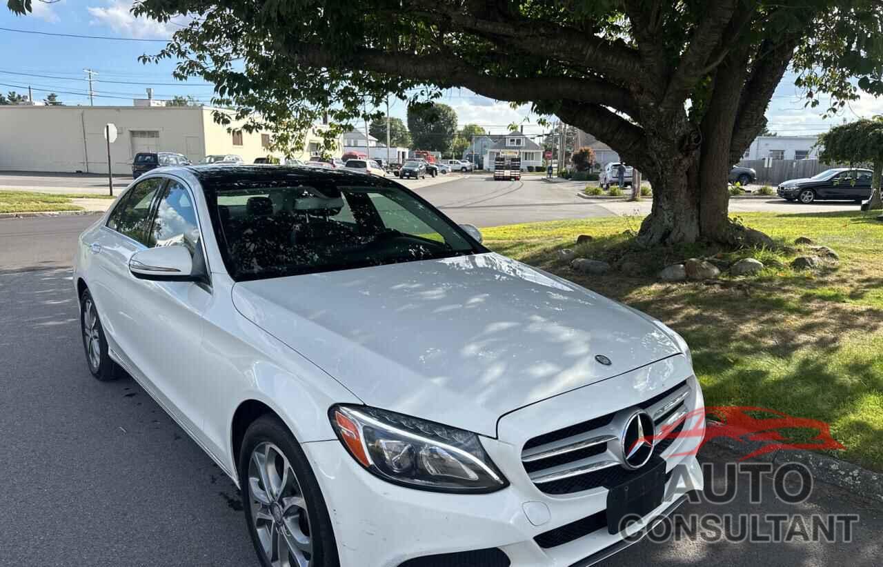 MERCEDES-BENZ C-CLASS 2015 - 55SWF4KBXFU081323
