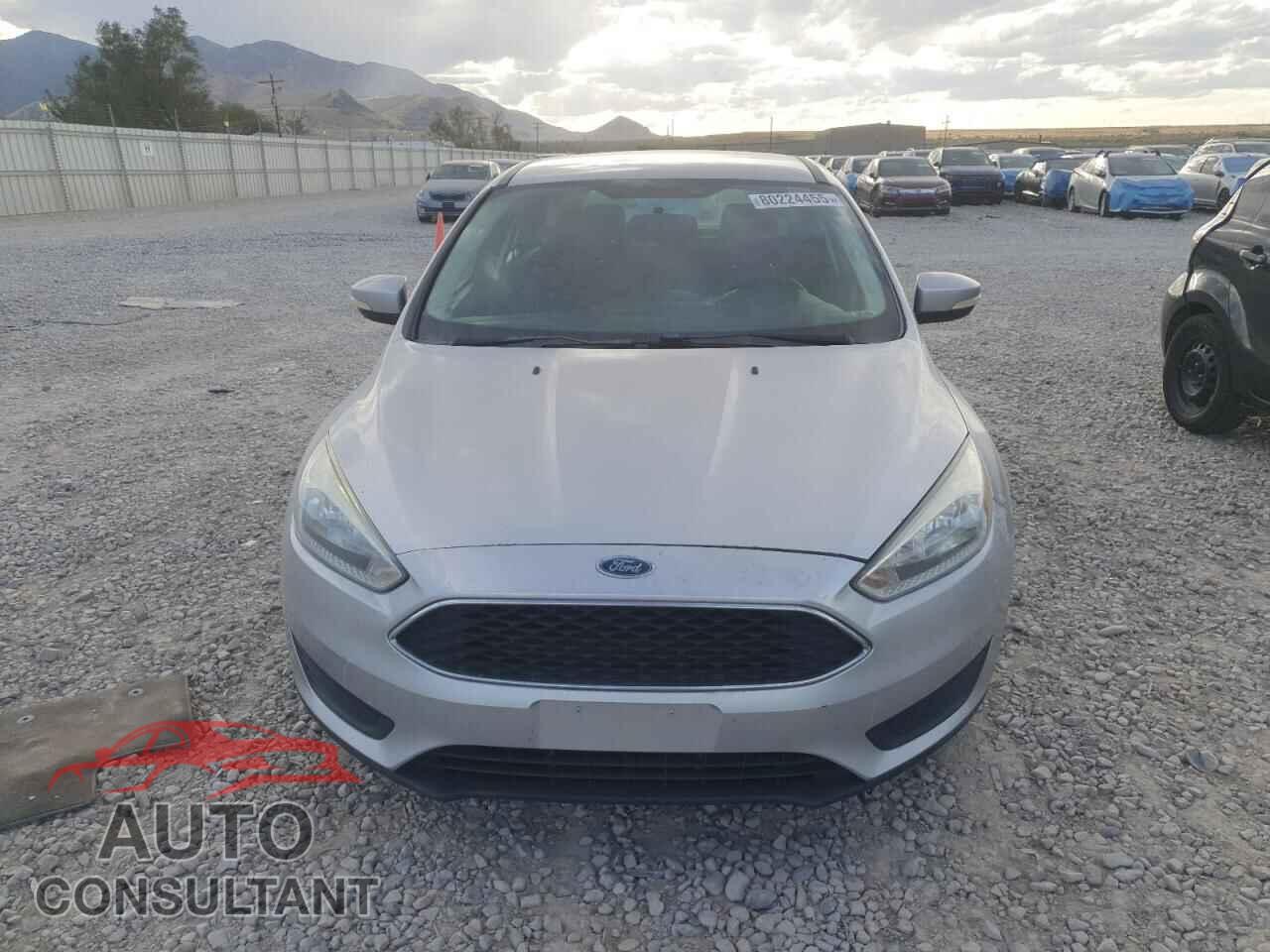 FORD FOCUS 2015 - 1FADP3K21FL307137
