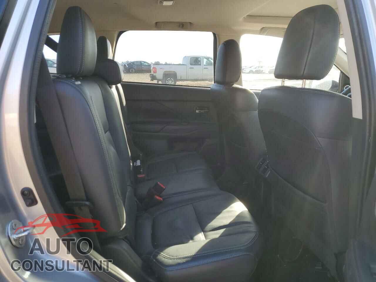 MITSUBISHI OUTLANDER 2019 - JA4AD3A36KZ039512
