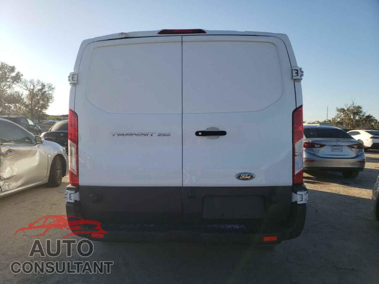 FORD TRANSIT 2018 - 1FTYR2ZM7JKB49652